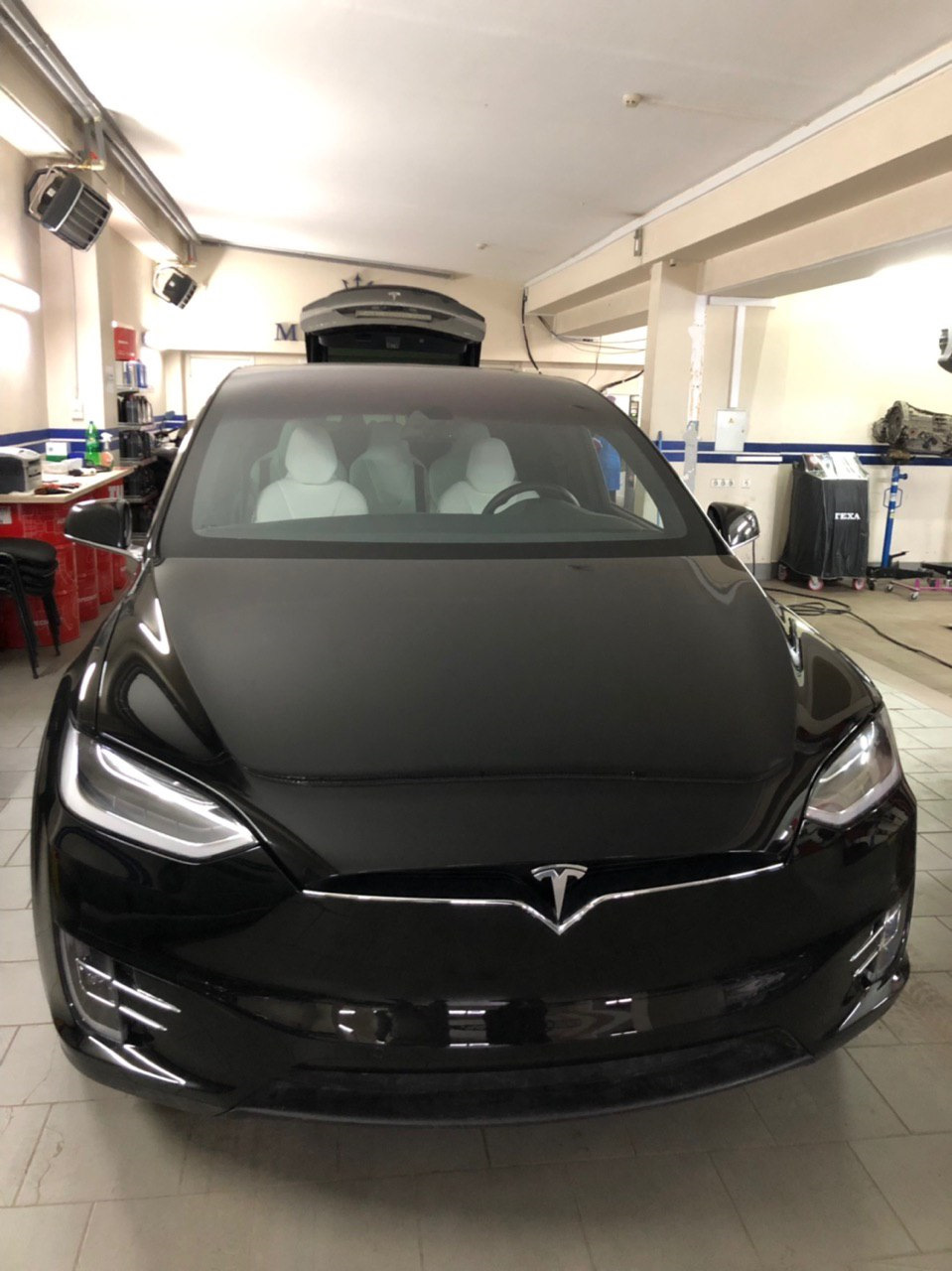 Зібрав машину. Tesla Service Dnipro 4
