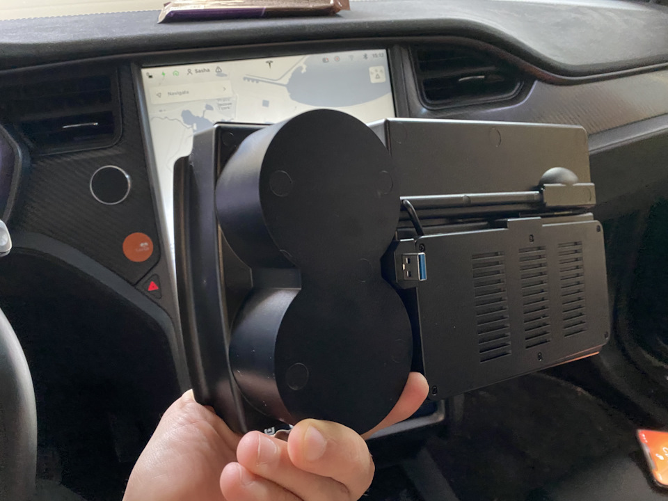 Бездротова зарядка для Tesla Model X/S 3