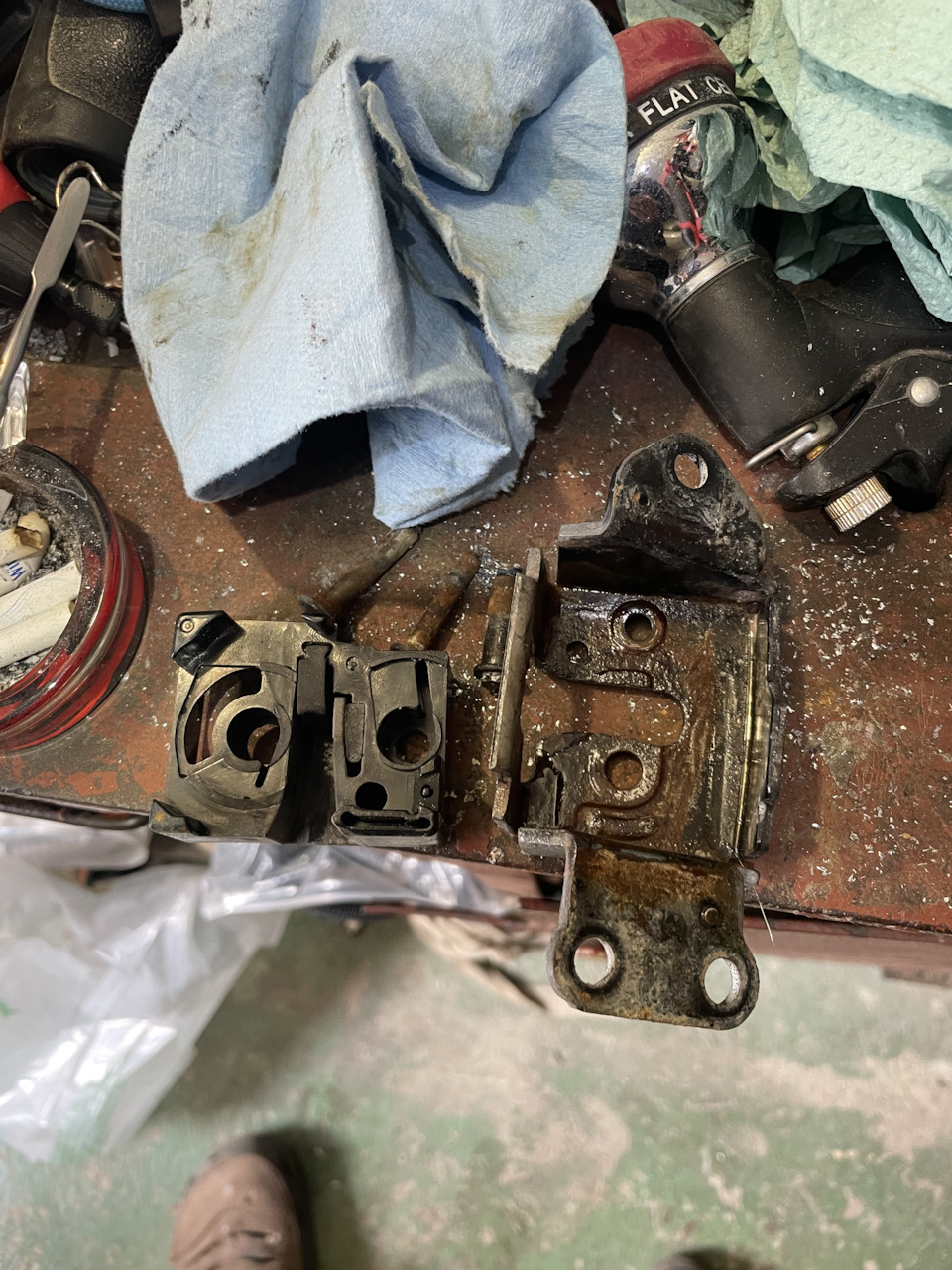Rear gate latch story 2