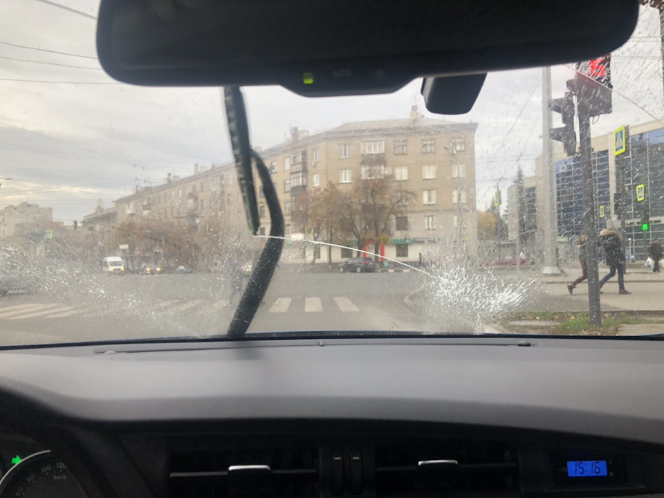 Заміна правої форсунки омивача 1
