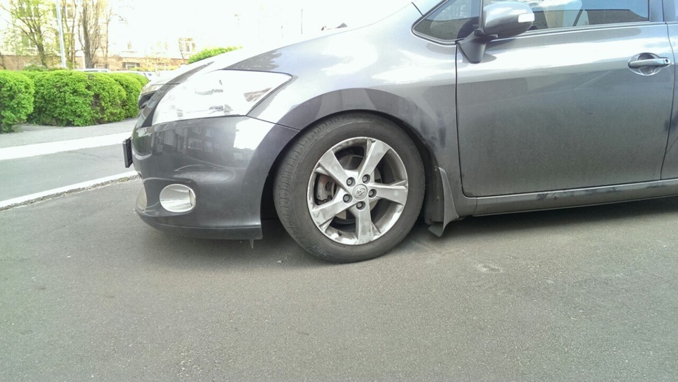 Сьогодні на одну низьку Auris побільшало! 1
