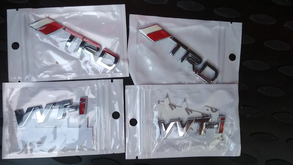 Лого VVT-I; TRD