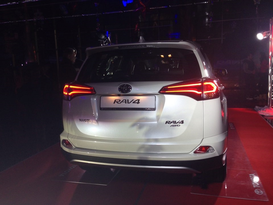 Презентація нового Toyota RAV4 1