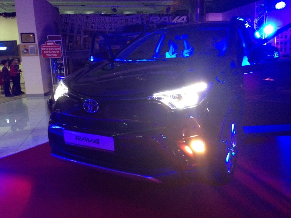 Презентація нового Toyota RAV4 4
