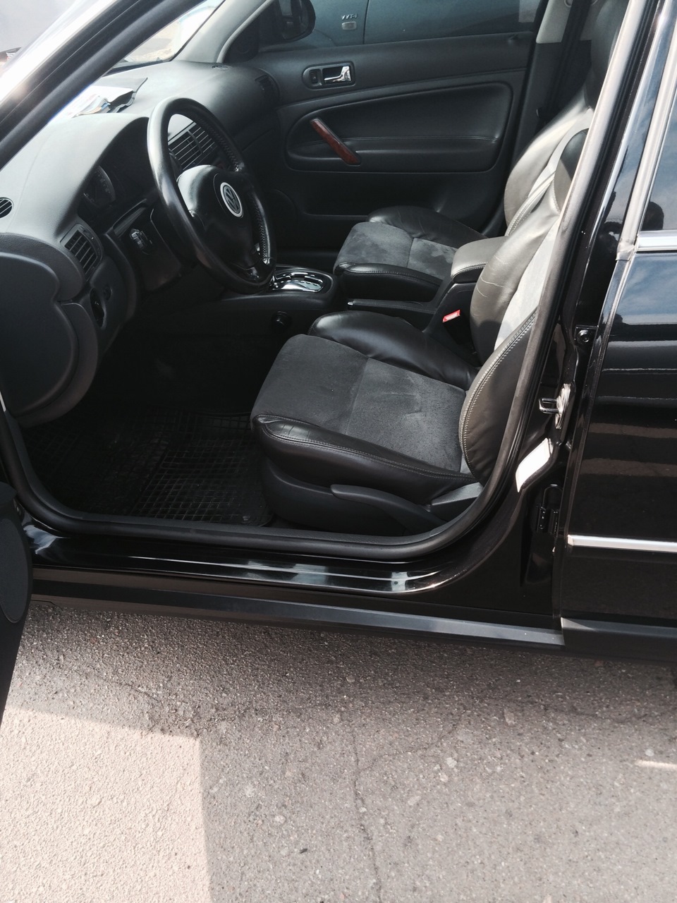 Порівняння аурису та пасату B5 2005 3