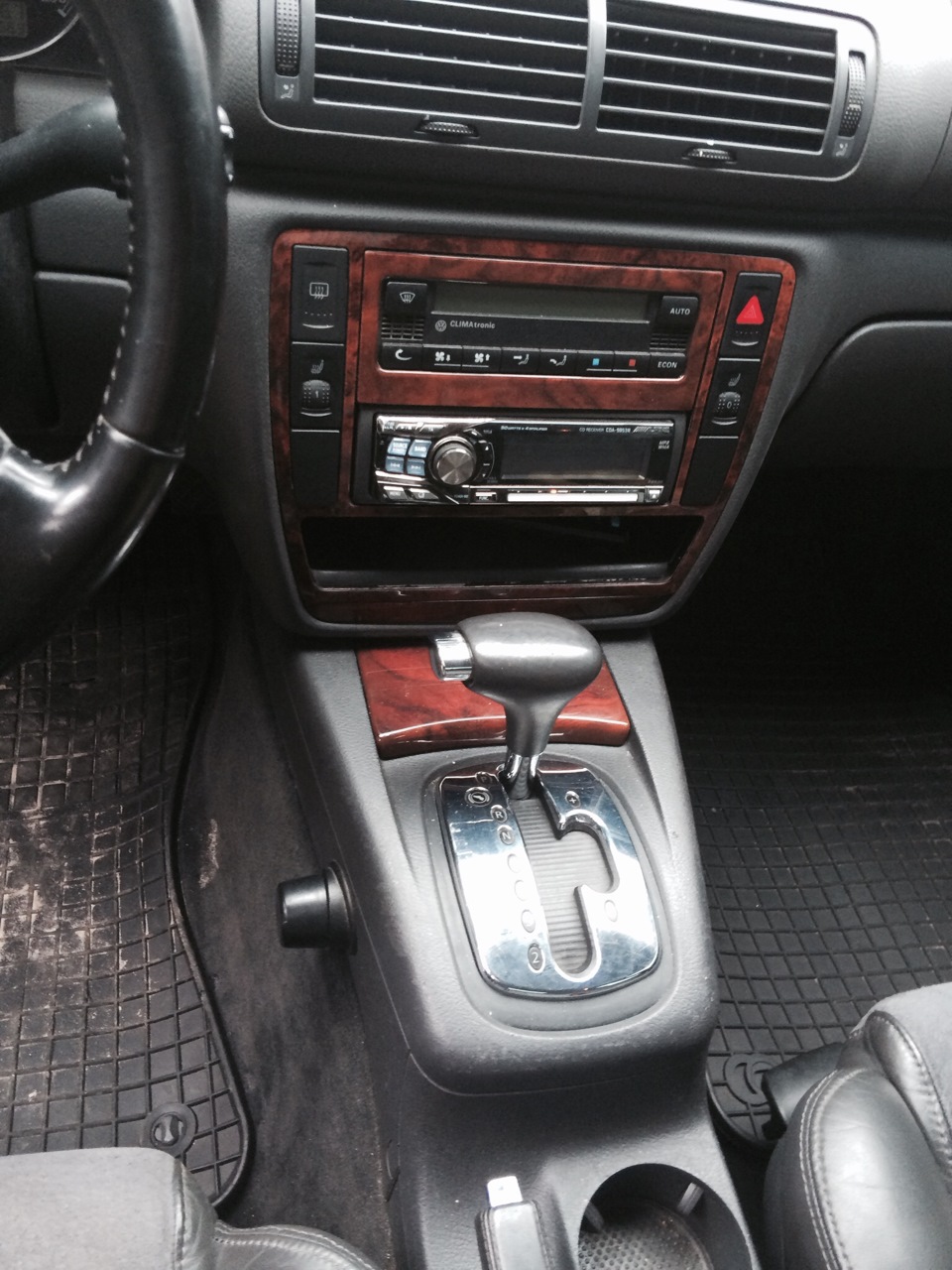 Порівняння аурису та пасату B5 2005 1