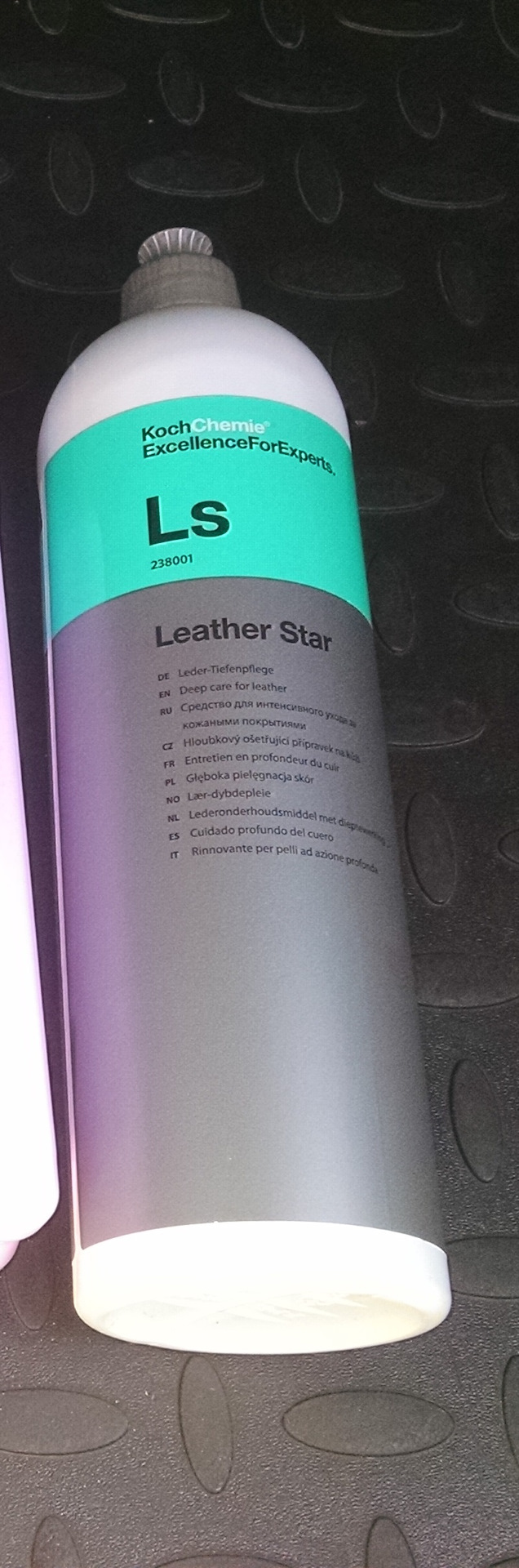 Порівняння Koch LS та BMW Genuine Interior Car Leather Care. Засоби для догляду за шкіряним салоном. 1