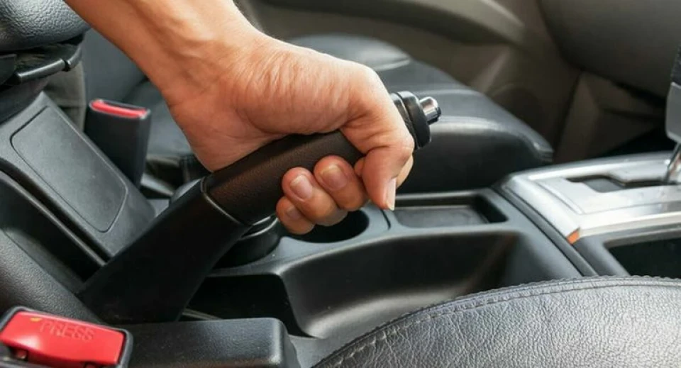 Про ручник таета авенсис т250