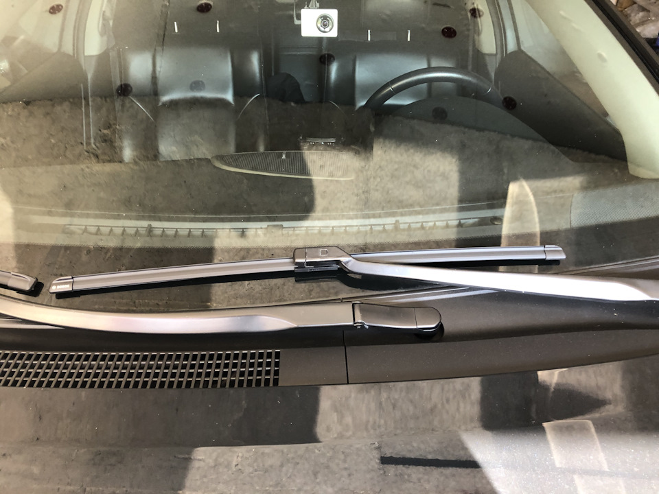 Прикупив двірники BOSCH 3 397 007 538 =) 4