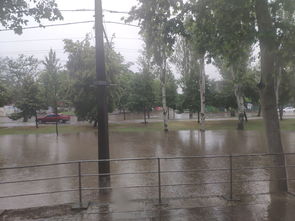 Дощ. Регулярна повінь. Україна м. Миколаїв 16.06.2020 р. 5