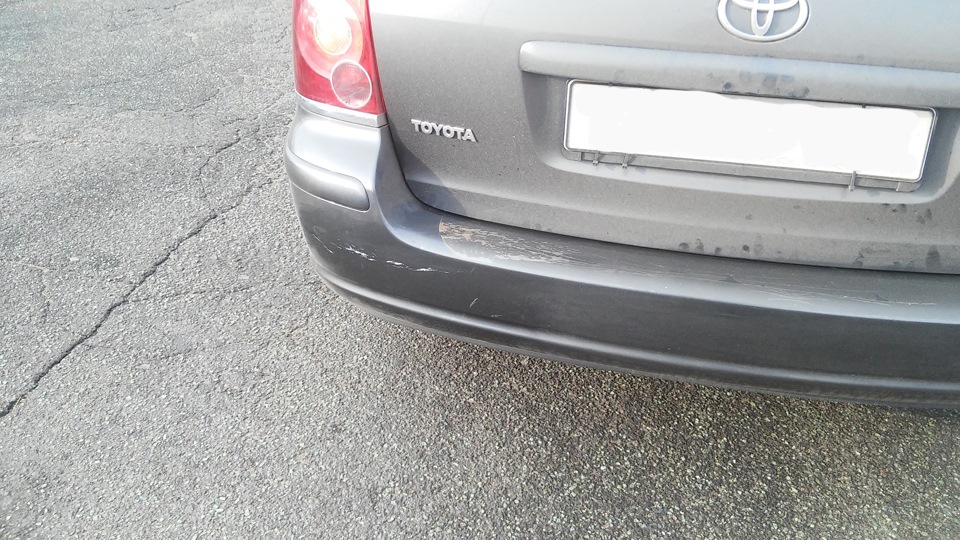 Перша ДТП на Avensis'e 2
