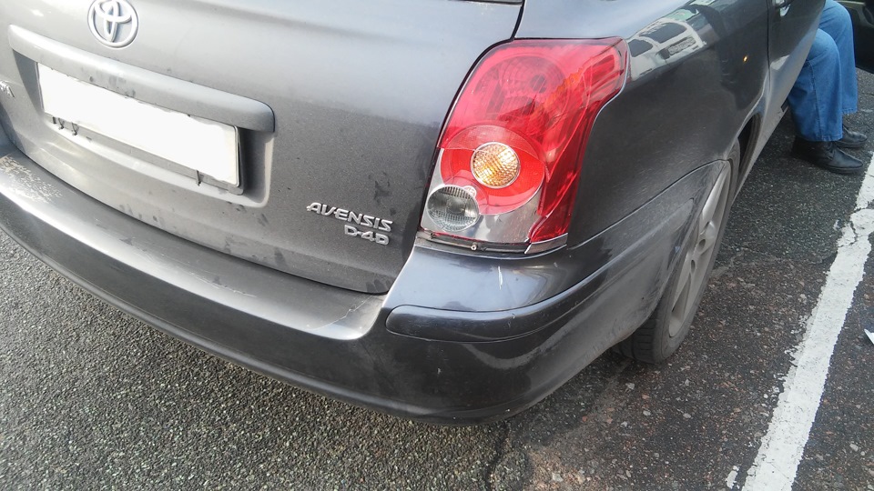 Перша ДТП на Avensis'e 1