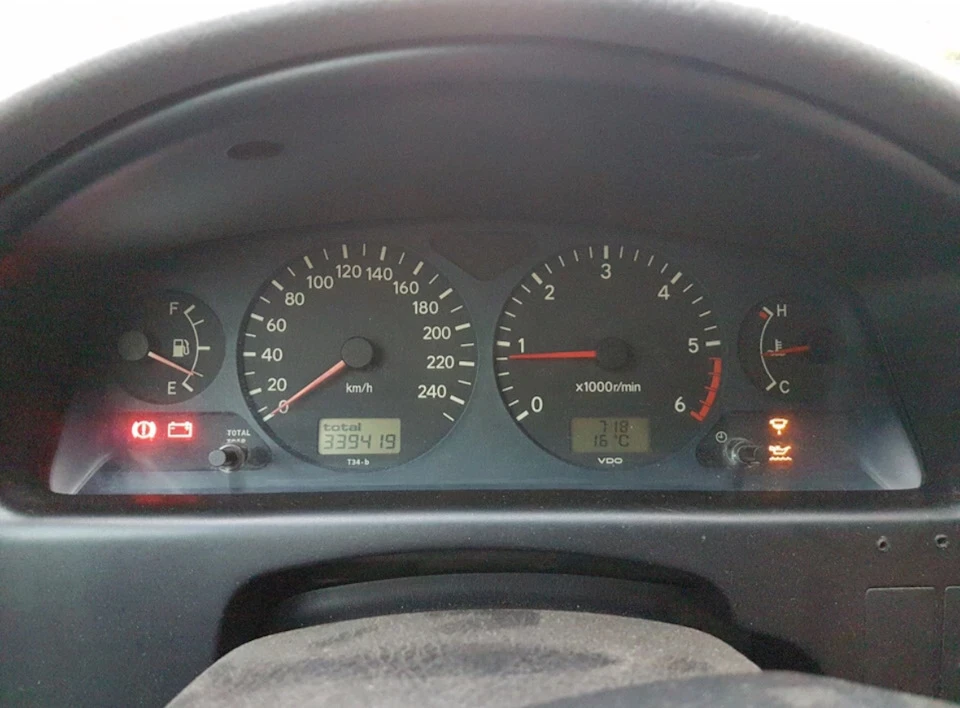 Загорілися три лампочки Toyota Avensis 2.0 D4D