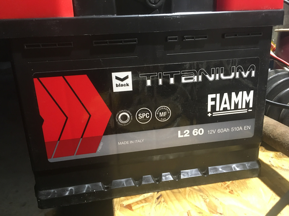 Акумулятор FiAMM, перевзуття на зиму та лампочки 3