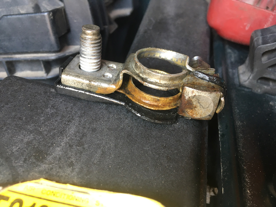 Опора двигуна ліва TOYOTA 12372-02140 5
