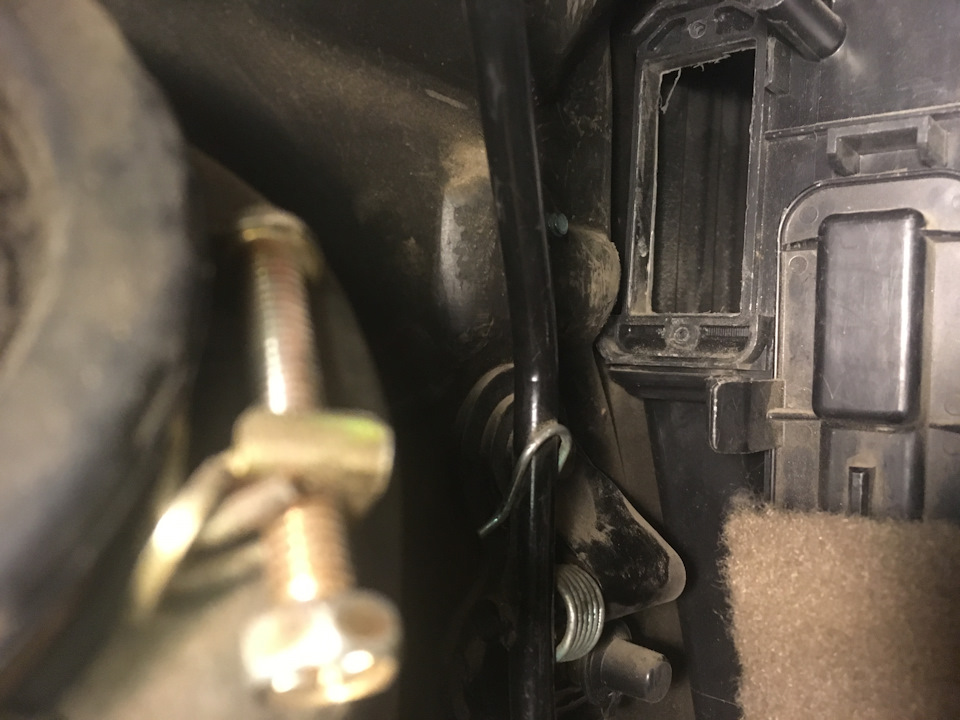 ЖЕРХ! Заміна реостату пічки TOYOTA 87138-20340 на Avensis I. 3