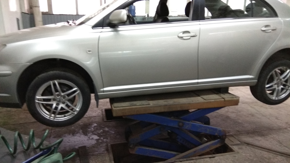 Спочатку з'явився шум із колеса, але потім… 1