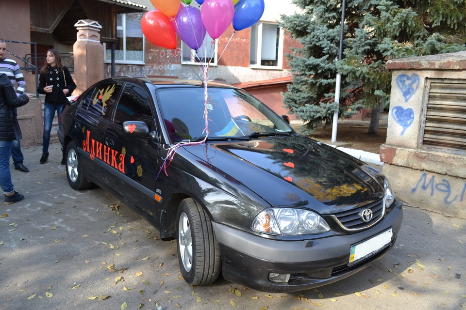 забирав дружину з донькою з пологового будинку 2
