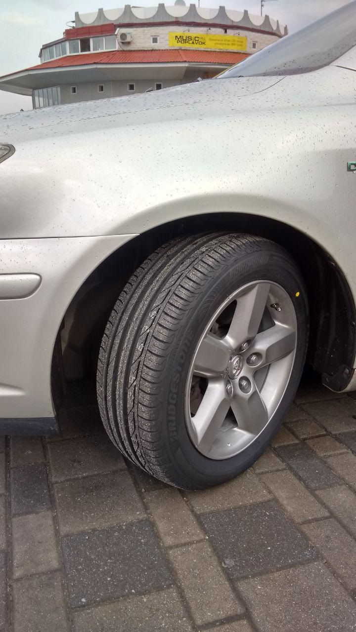 Шини літні Bridgestone 4