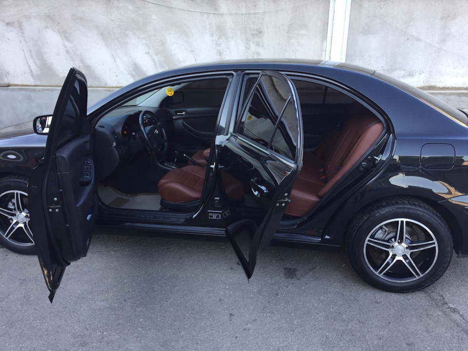 Авточохли Автопілот(коричневий) 2