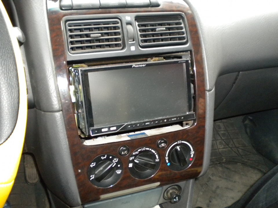 Pioneer AVH-P4300DVD 4