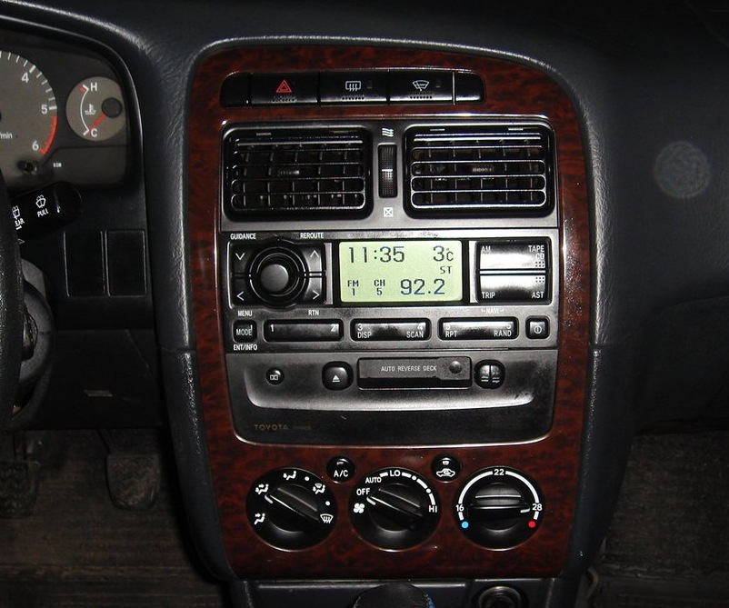 Pioneer AVH-P4300DVD 1