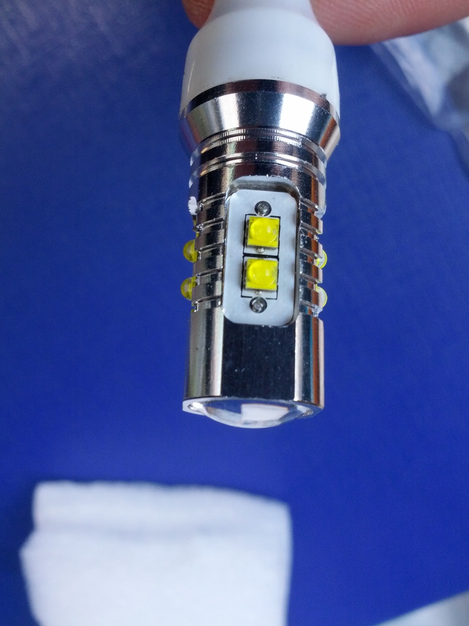 Заміна лампочок заднього ходу на діодні Cree 50w 1