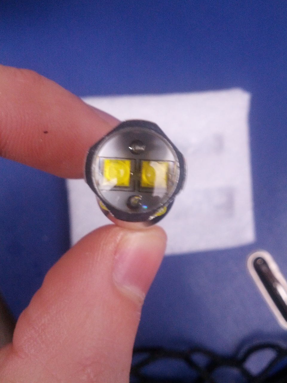 Заміна лампочок заднього ходу на діодні Cree 50w 3