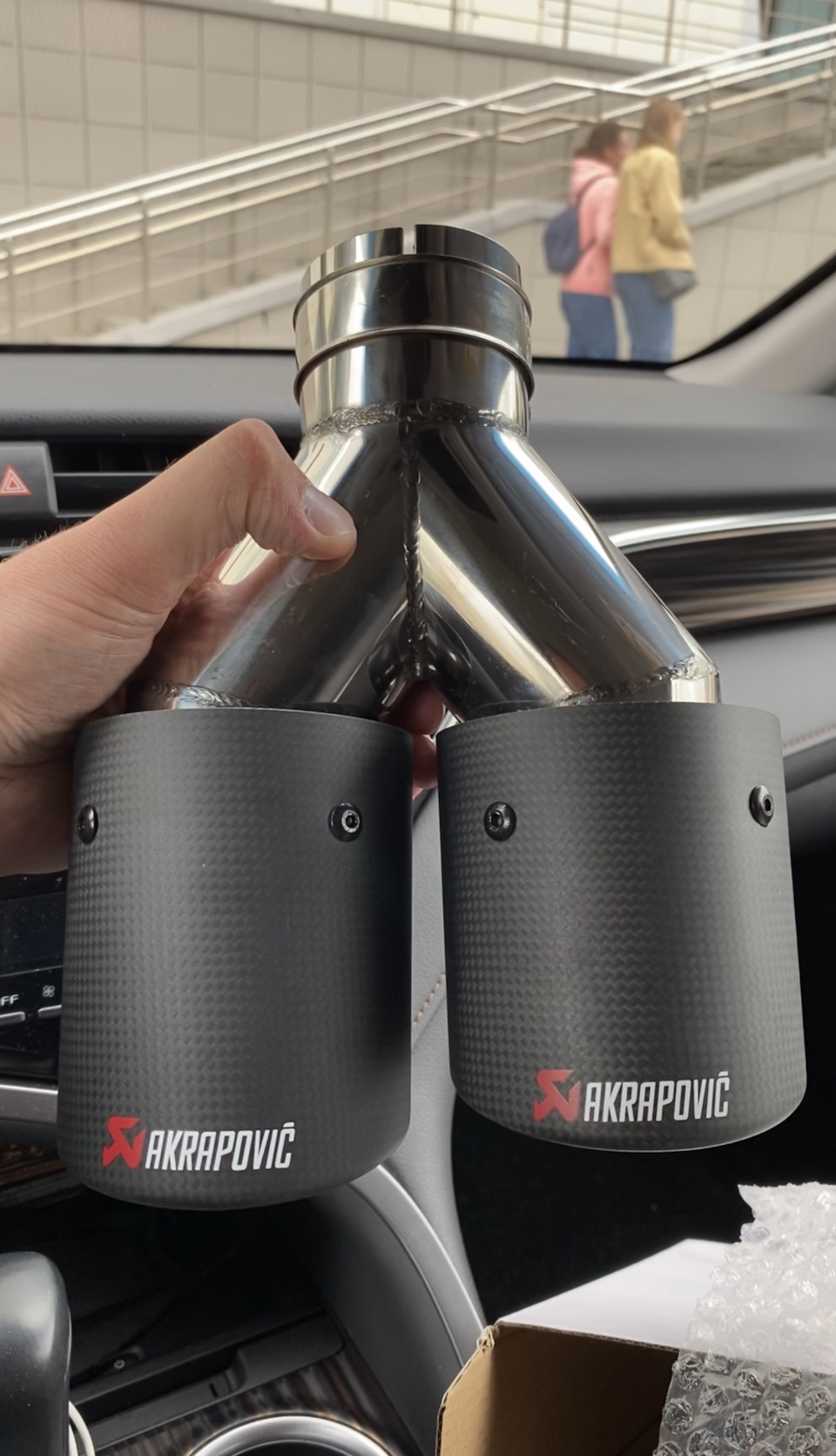 Карбонові насадки Akrapovic Style MT216 2