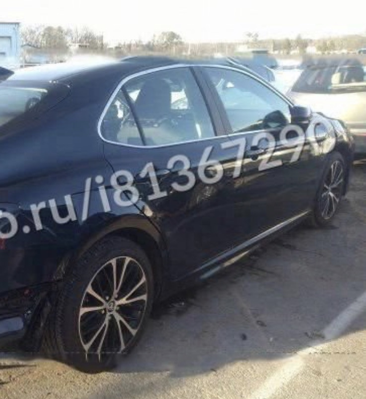 Накладки порогів від Toyota Camry V70 комплектація XS і XSE 2