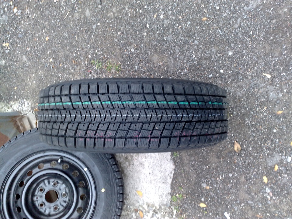 Bridgestone Blizzak DM-V1 4