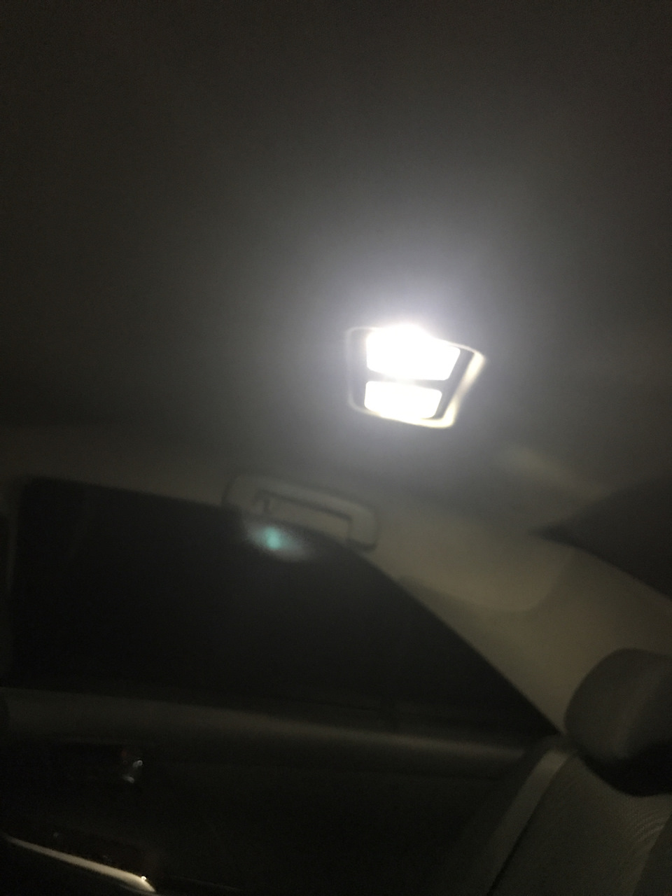 Перехід підсвічування номера, салону на Led 4
