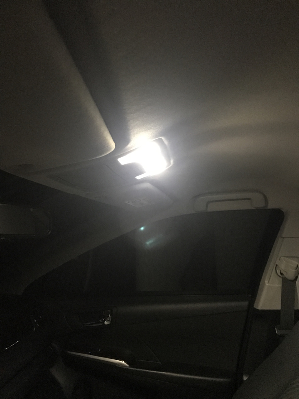 Перехід підсвічування номера, салону на Led 5