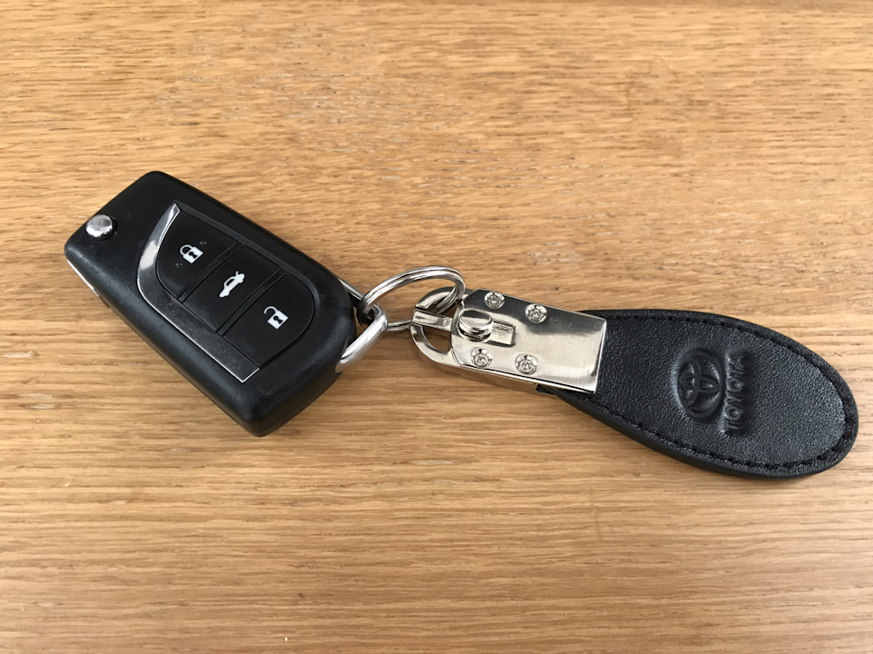 Перший подарунок Camry 1