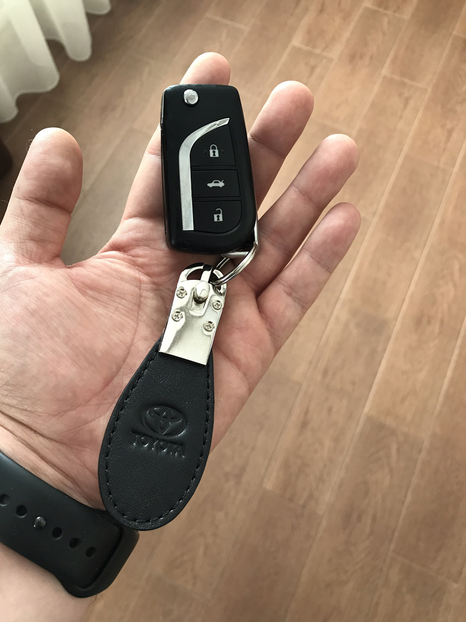Перший подарунок Camry 3