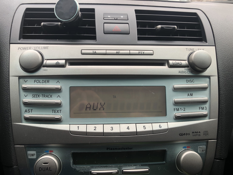 Магнітолог Camry 40 AUX 1