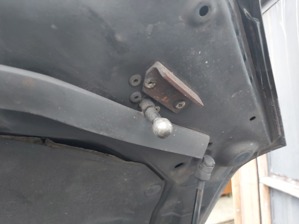 Підкапотний пильовик від 3.5 4