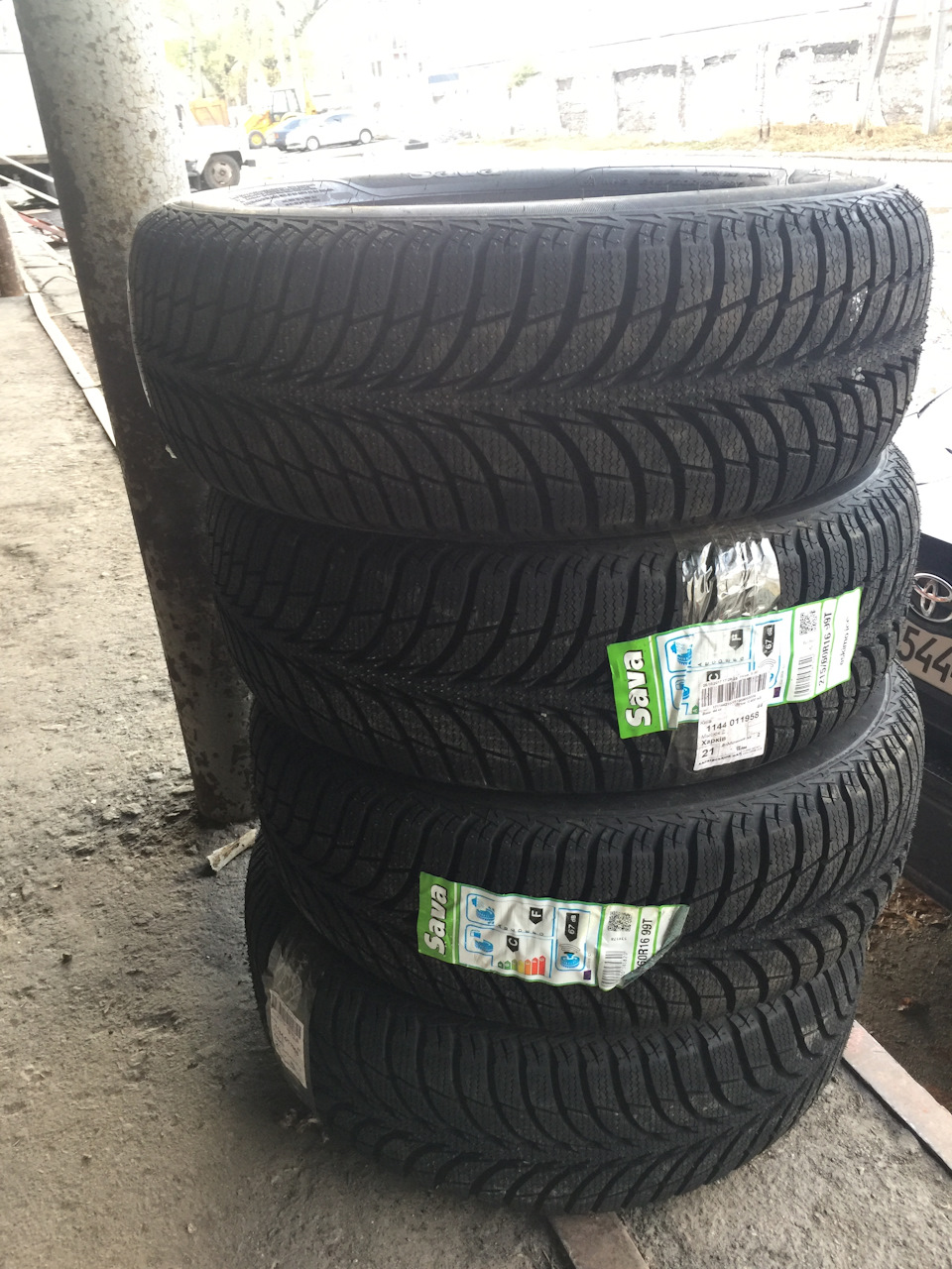 Зимова гума SAVA Eskimo ice 215/60/16 2