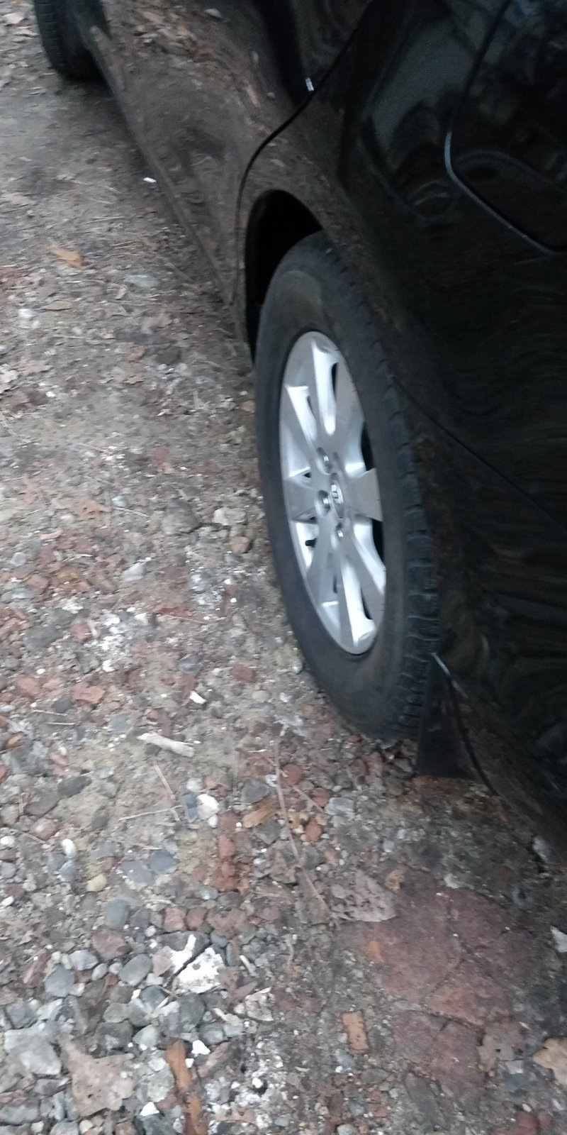 235/60/16 на Toyota Camry 40 двиг 2.4 МКП 2