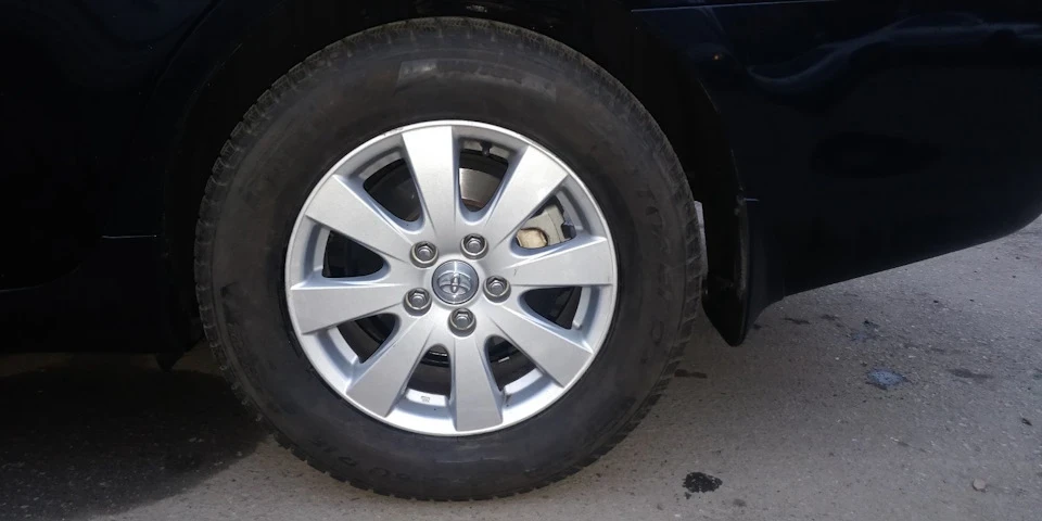 235/60/16 на Toyota Camry 40 двиг 2.4 МКП