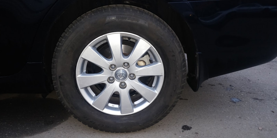 235/60/16 на Toyota Camry 40 двиг 2.4 МКП 1