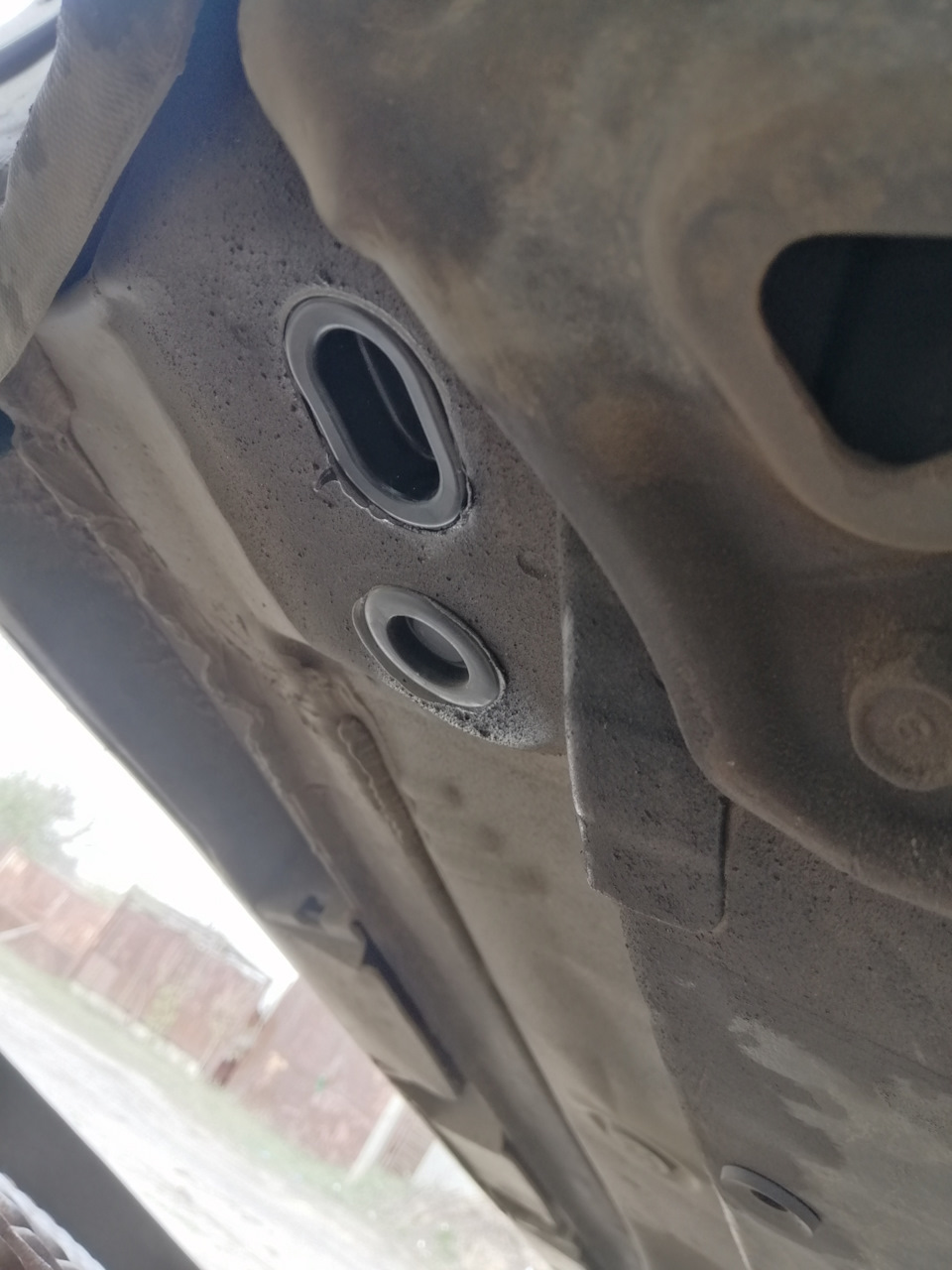 Заглушки : У Дніщі: Toyota Camry. 5