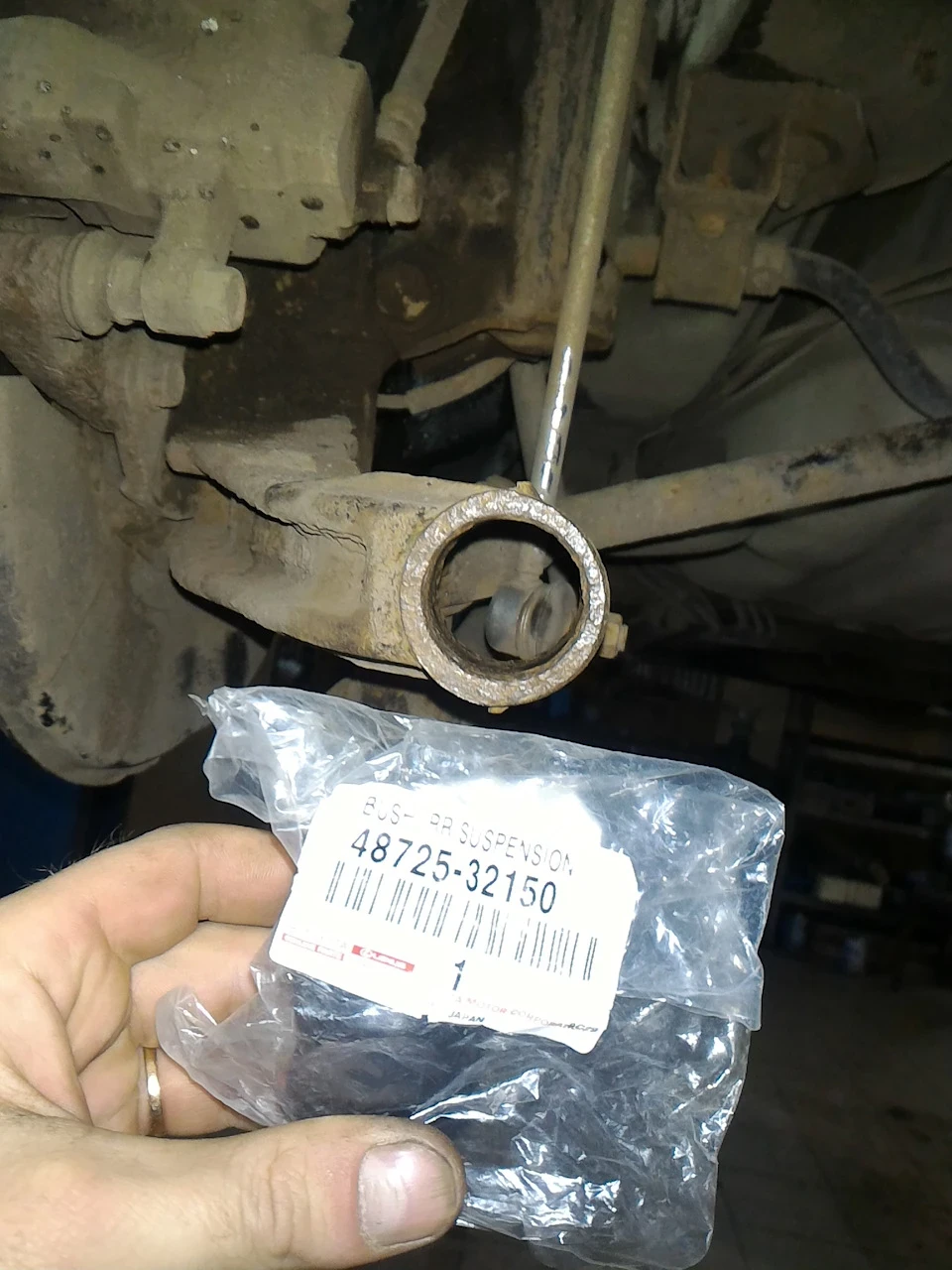 Заміна сайлентблоків задньої підвіски Camry 40
