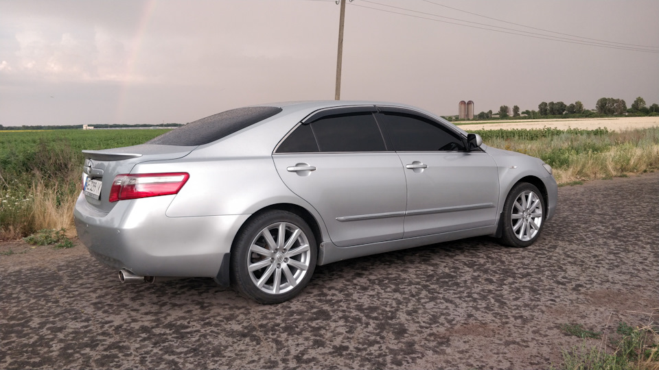 R18 Avensis III 5