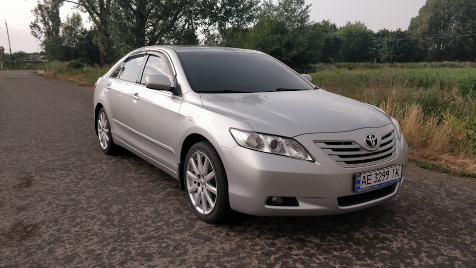 R18 Avensis III 4