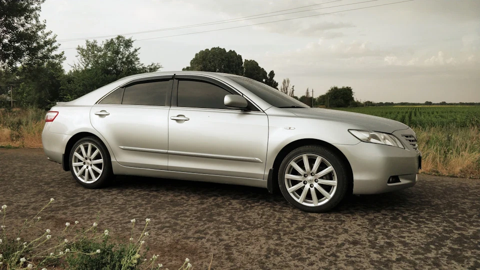 R18 Avensis III