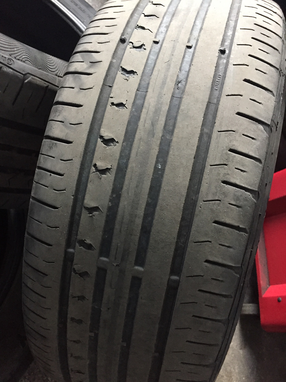 83000 км на літній гумі ContiPremiumContact 5 225/55 R17 98Y XL. 3