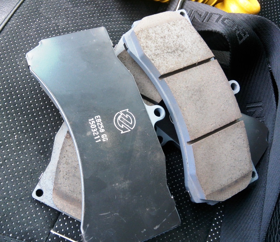 Тормозні колодки EBC DP5032NDX від D2Racing. 4