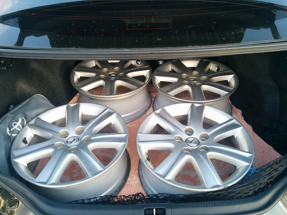 Купив 17 диски від Lexus ES, тепер вибір гуми. Порадьте розмір. 1