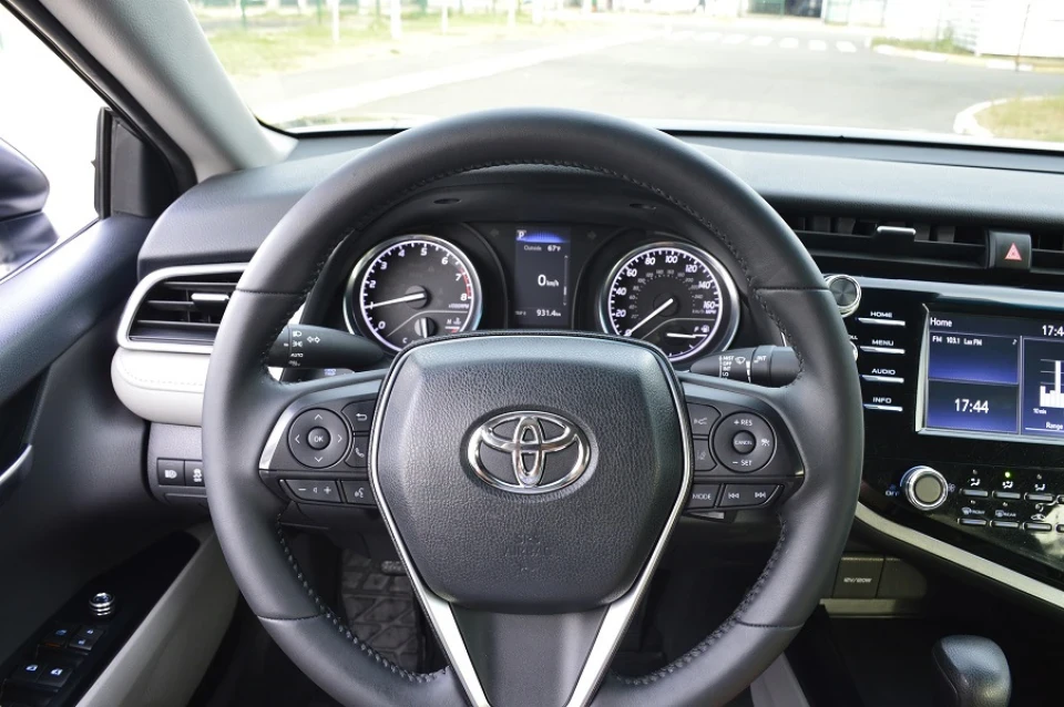 Перетяжка салону Toyota Camry XV70